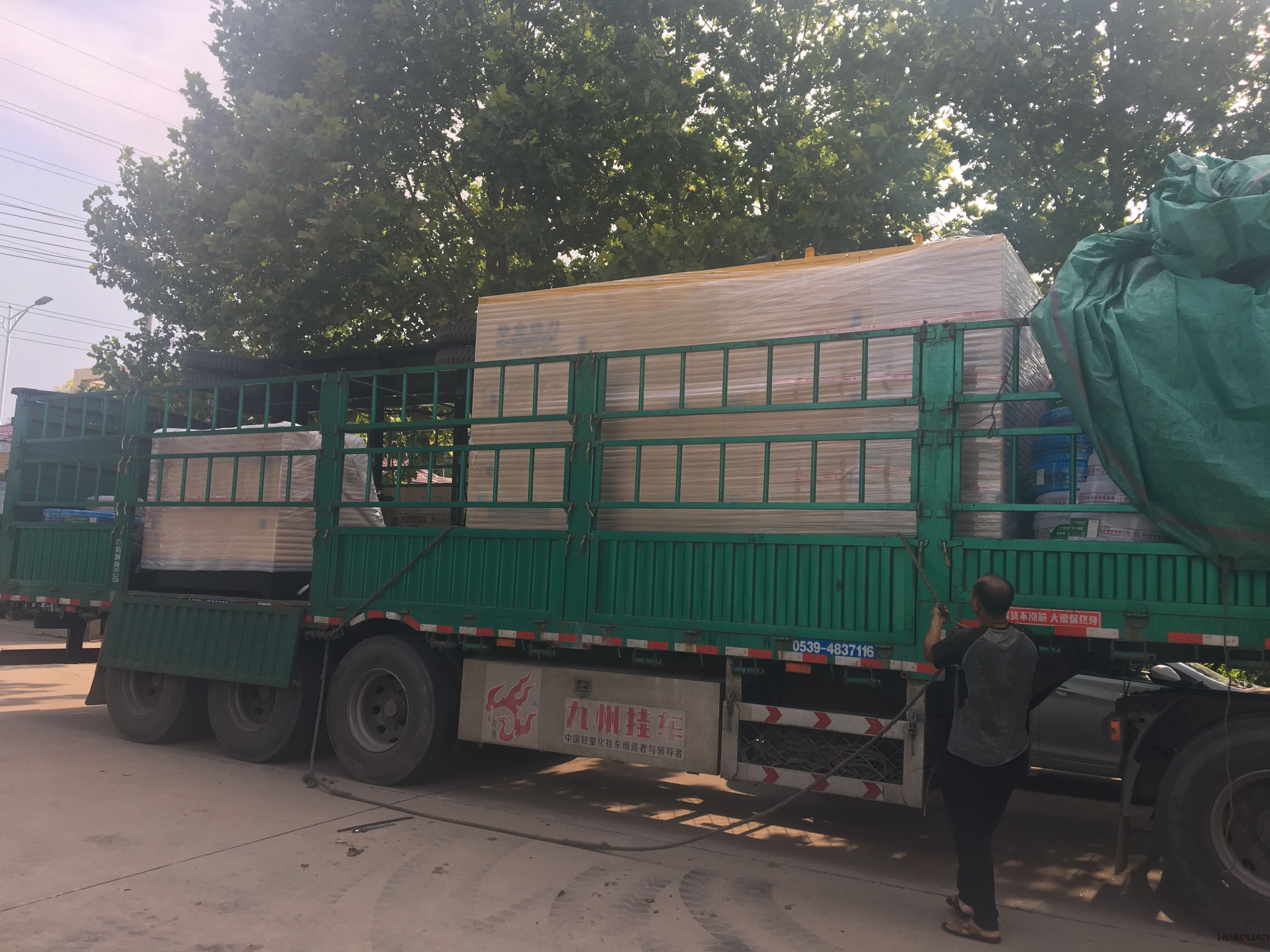 7月8號(hào)曹先生的一臺(tái)HQ400GF靜音箱柴油發(fā)電機(jī)組已發(fā)往山西省