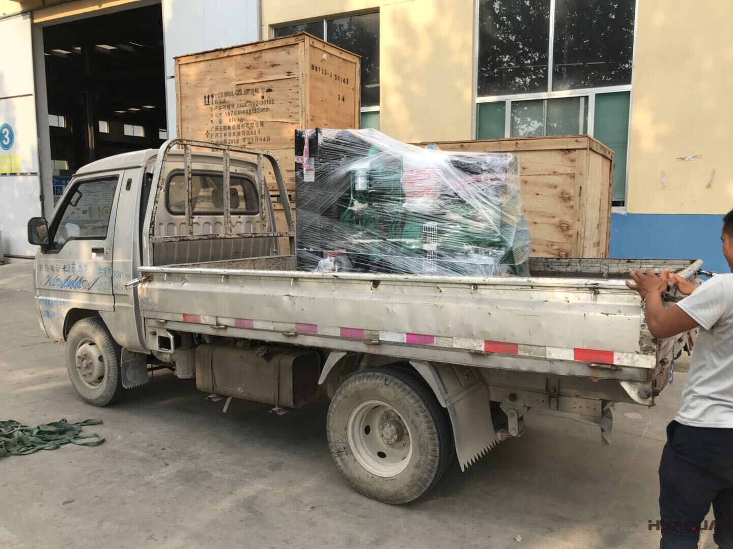 一臺HQ30GF標(biāo)配型柴油發(fā)電機(jī)組于7月24號發(fā)往河北