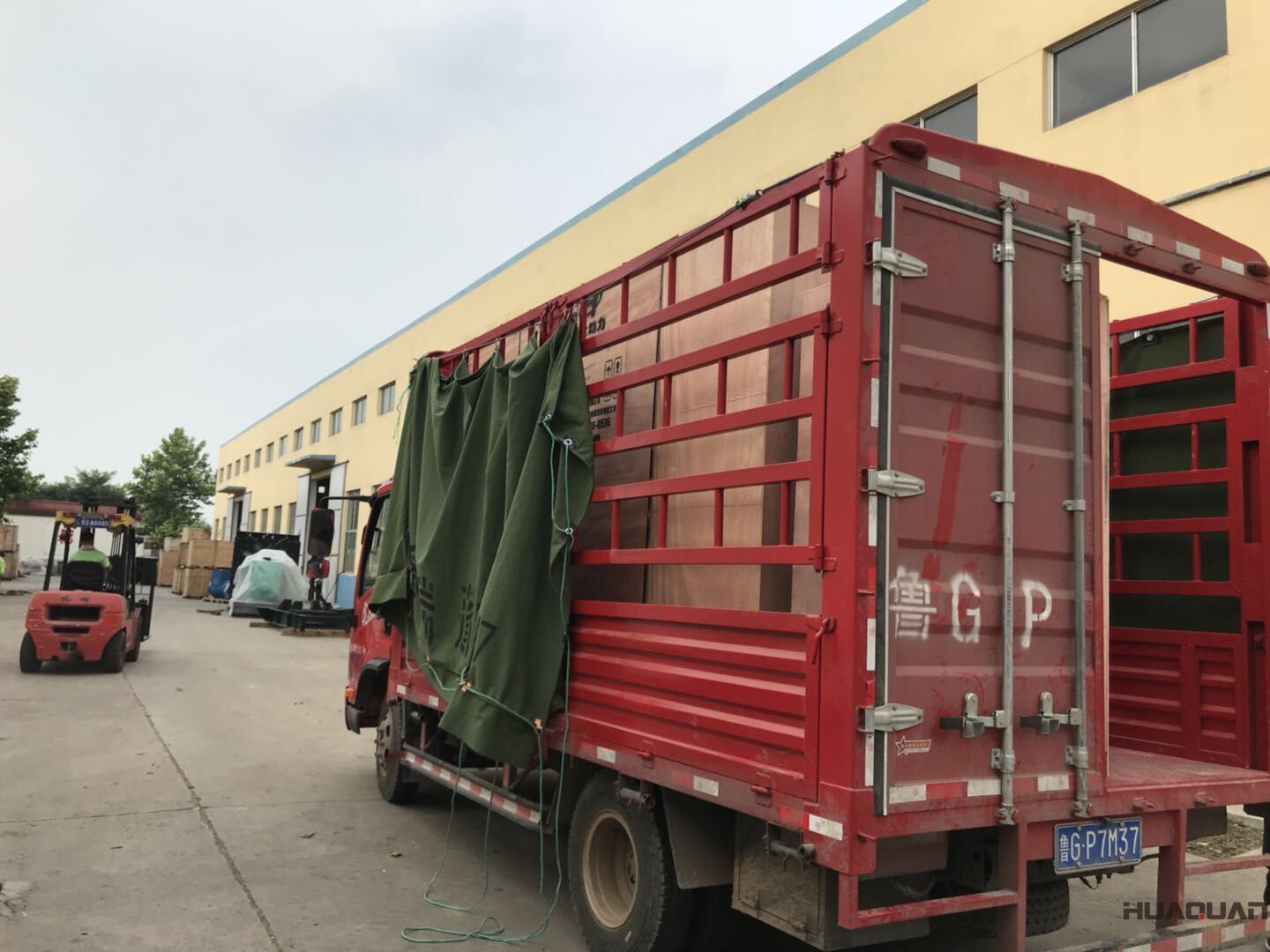 一臺400kw立柜自啟動柴油發(fā)電機組于8月23日從華全動力成功發(fā)往廣東