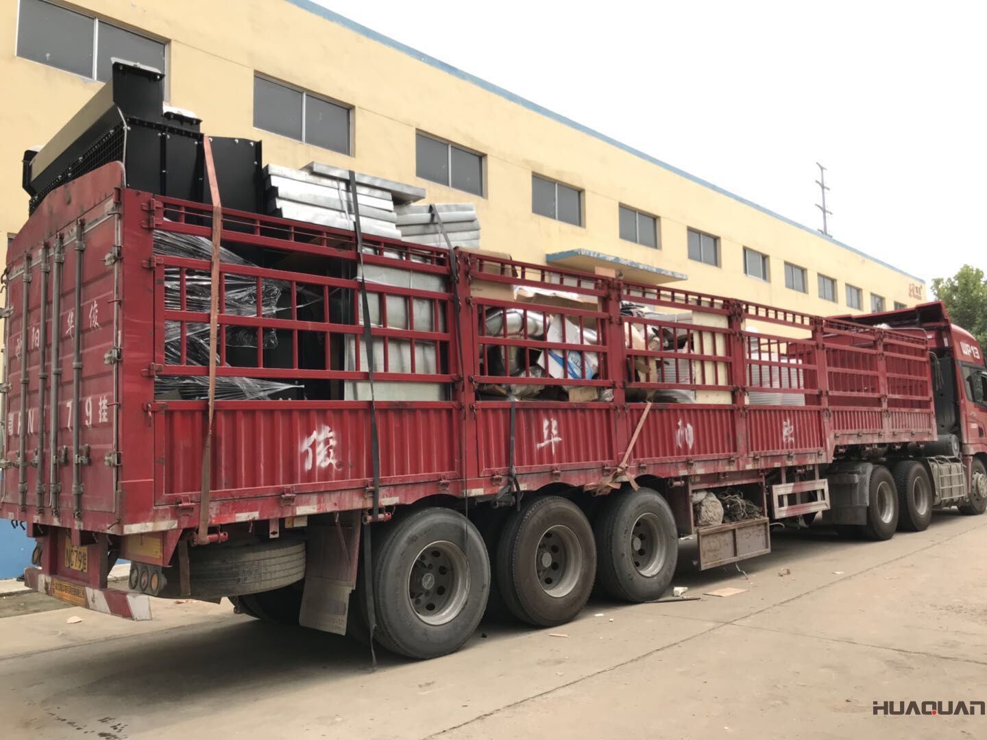 8月24日，一臺1350kw自動化柴油發(fā)電機(jī)組從華全動力順利發(fā)往浙江省