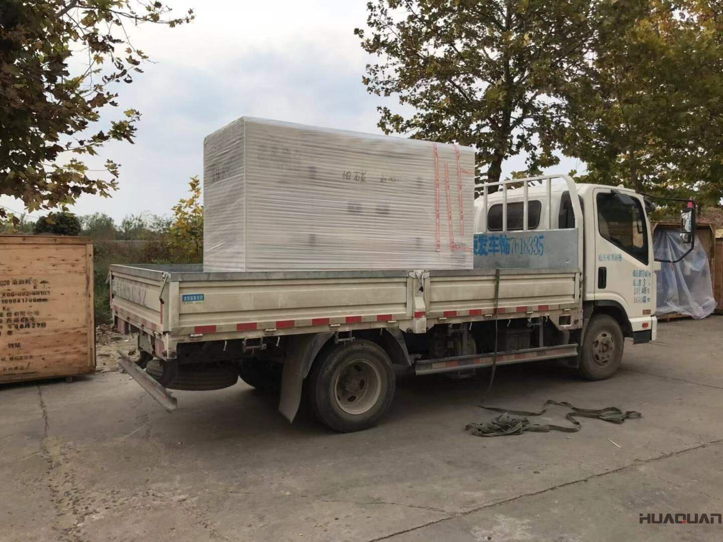 河南路先生10月25日從華全動力采購了一臺400kw自動化柴油發(fā)電機組，現(xiàn)已順利發(fā)往目的地