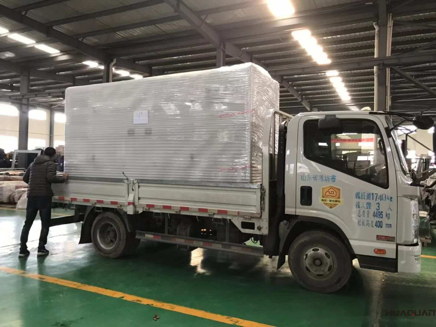 11月20日，山東劉先生訂購(gòu)的一臺(tái)500kw靜音箱柴油發(fā)電機(jī)組已從華全動(dòng)力順利發(fā)往目的地