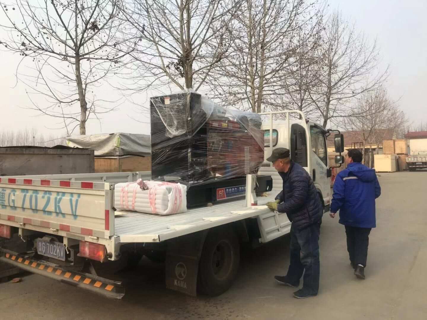 1月5日，盧先生從華全動(dòng)力采購的150kw標(biāo)配柴油發(fā)電機(jī)組成功發(fā)往山東省